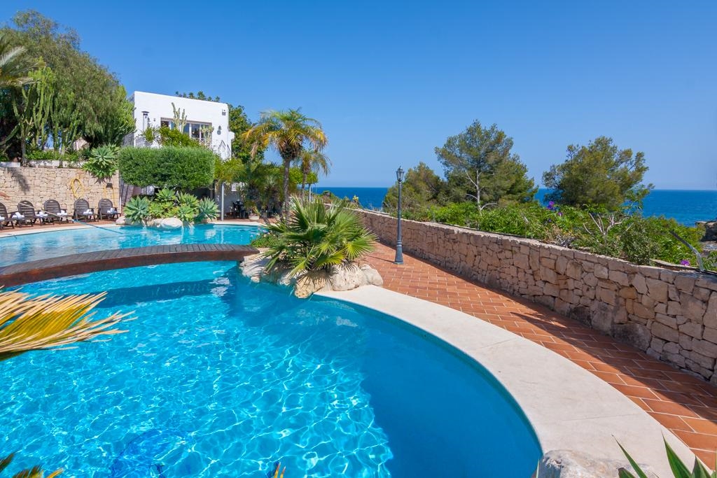 Ferienhaus mit Pool für 10 Personen ca. 300 mÂ² in Benissa, Costa Blanca: 5 Schlafzimmer, 2 Badezimmer, Spülmaschine, Pool, Whirlpool, Strand 100 m, abgeschl. Grundstück, Waschmaschine, Hund erlaubt