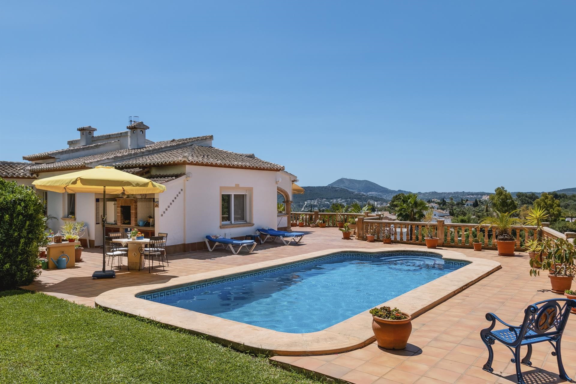 Ferienwohnung für 6 Personen ca. 100 mÂ² in Jávea, Costa Blanca: 3 Schlafzimmer, 2 Badezimmer, Sat-TV, Spülmaschine, Pool, Strand 5 km, Waschmaschine, Hund erlaubt