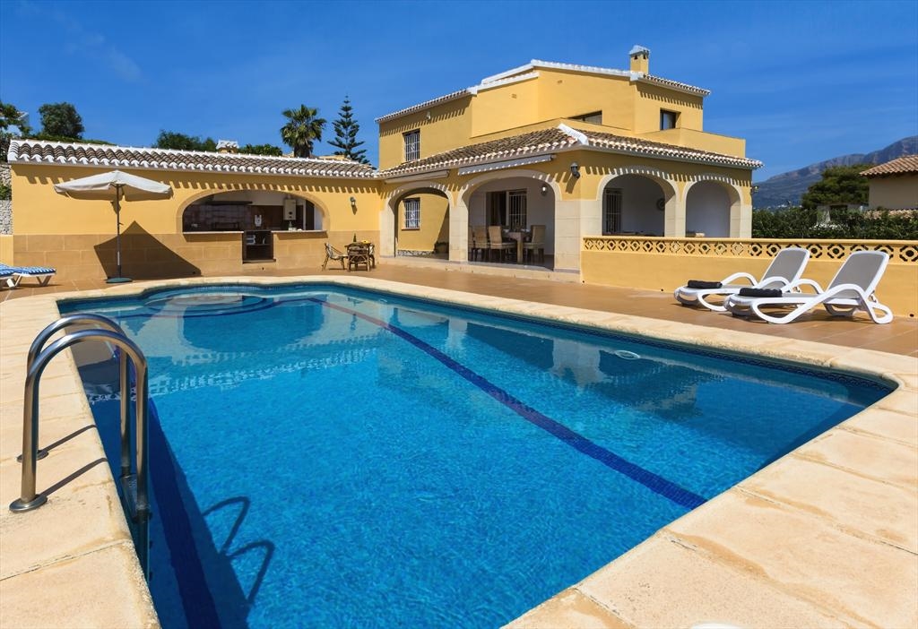 Ferienwohnung für 8 Personen ca. 120 mÂ² in Jávea, Costa Blanca: 4 Schlafzimmer, 2 Badezimmer, Sat-TV, Spülmaschine, Pool, Strand 4 km, abgeschl. Grundstück, Waschmaschine