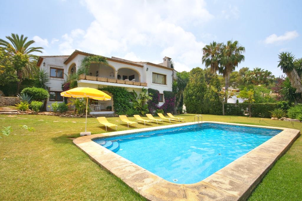 Ferienwohnung für 9 Personen ca. 180 mÂ² in Jávea, Costa Blanca: 5 Schlafzimmer, 3 Badezimmer, Sat-TV, Spülmaschine, Pool, Strand 5 km, abgeschl. Grundstück, Waschmaschine