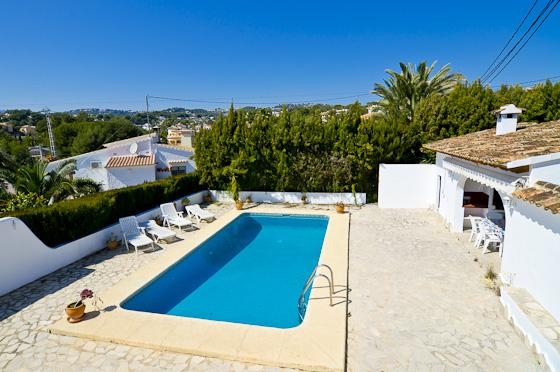 Ferienwohnung für 6 Personen ca. 120 mÂ² in Moraira, Costa Blanca: 2 Schlafzimmer, 1 Badezimmer, Spülmaschine, Pool, Strand 5 km, abgeschl. Grundstück, Waschmaschine, Hund erlaubt