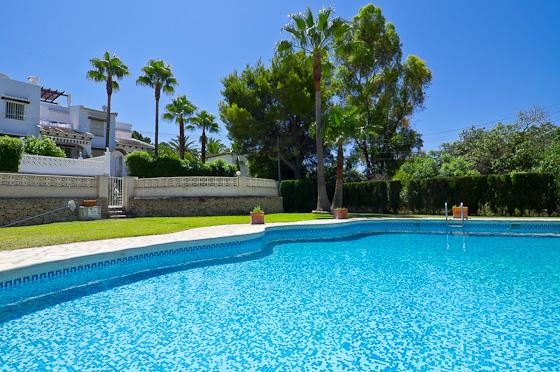 Ferienhaus für 4 Personen ca. 80 mÂ² in Moraira, Costa Blanca: 2 Schlafzimmer, 1 Badezimmer, Klimaanlage, Kabel-TV, Sat-TV, gemeinschaftliches Schwimmbad, Strand 5 km, Waschmaschine