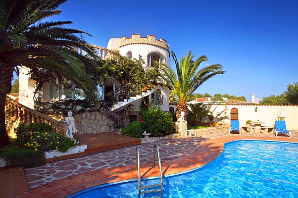 Ferienwohnung für 6 Personen in Jávea, Costa Blanca: 3 Schlafzimmer, Sat-TV, Spülmaschine, Pool, Strand 1000 m, abgeschl. Grundstück, Trockner, Waschmaschine