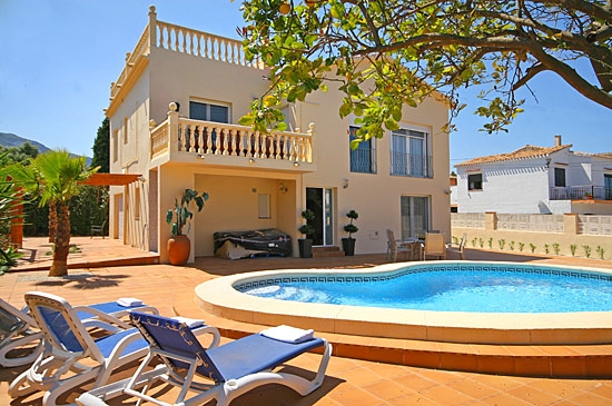 Ferienhaus mit Pool für 10 Personen ca. 200 mÂ² in Dénia, Costa Blanca: 5 Schlafzimmer, 1 Badezimmer, Klimaanlage, Sat-TV, Spülmaschine, Pool, Strand 500 m, abgeschl. Grundstück, Trockner, Waschmaschine