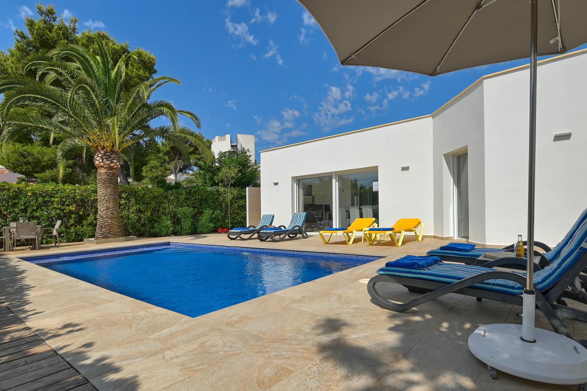Ferienwohnung für 4 Personen ca. 150 mÂ² in Jávea, Costa Blanca: 2 Schlafzimmer, 1 Badezimmer, Sat-TV, Pool, Strand 5 km, abgeschl. Grundstück, Waschmaschine
