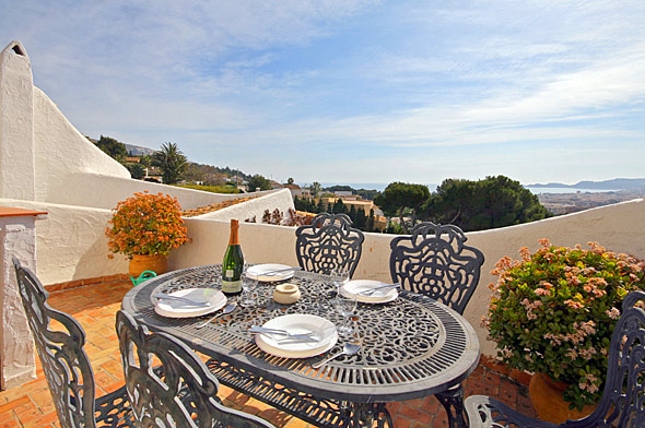 Ferienhaus mit Pool für 4 Personen in Jávea, Costa Blanca: 2 Schlafzimmer, 1 Badezimmer, Pool, Strand 5 km, abgeschl. Grundstück, Waschmaschine