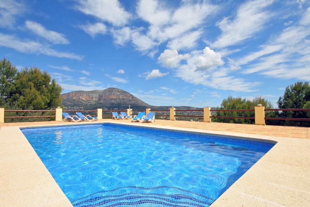 Ferienwohnung für 8 Personen ca. 150 mÂ² in Jávea, Costa Blanca: 4 Schlafzimmer, 1 Badezimmer, Sat-TV, Spülmaschine, Pool, Strand 5 km, abgeschl. Grundstück, Waschmaschine