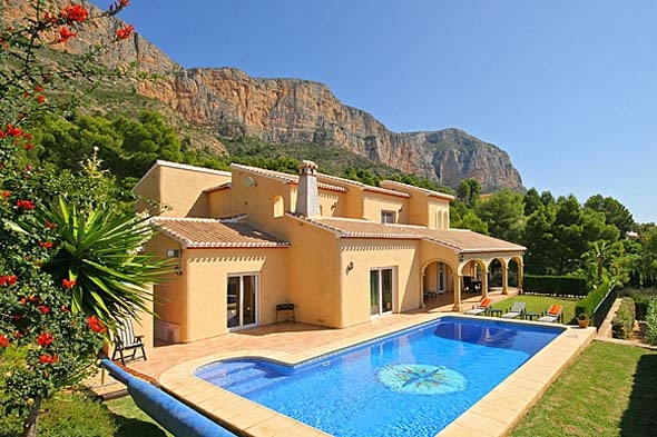 Ferienhaus mit Pool für 8 Personen in Jávea, Costa Blanca: 4 Schlafzimmer, 2 Badezimmer, Klimaanlage, Kabel-TV, Sat-TV, Spülmaschine, Pool, Whirlpool, Strand 5 km, Waschmaschine