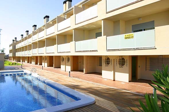 Ferienwohnung für 6 Personen in Oliva, Valencia (Costa del Azahar): 3 Schlafzimmer, 1 Badezimmer, Klimaanlage, Spülmaschine, Sauna, gemeinschaftliches Schwimmbad, Strand 100 m, Waschmaschine