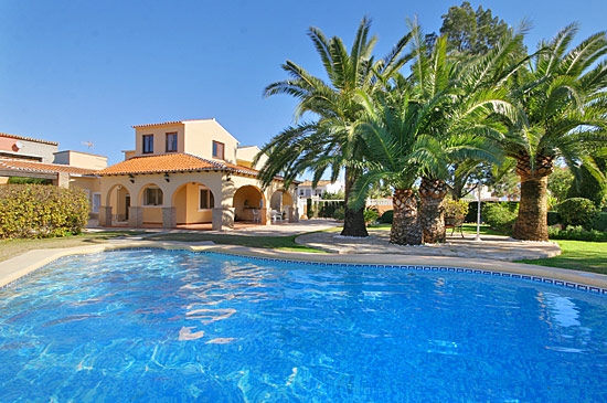 Ferienhaus mit Pool für 8 Personen ca. 280 mÂ² in Dénia, Costa del Azahar: 5 Schlafzimmer, 2 Badezimmer, Klimaanlage, Sat-TV, Spülmaschine, Pool, Strand 5 km, abgeschl. Grundstück, Trockner, Waschmaschine