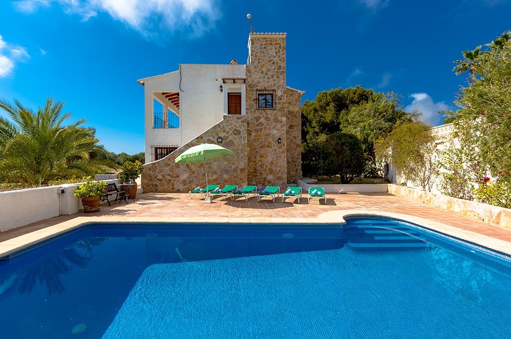 Ferienwohnung für 4 Personen ca. 160 mÂ² in Moraira, Costa Blanca: 2 Schlafzimmer, 2 Badezimmer, Pool, Strand 5 km, abgeschl. Grundstück, Trockner, Waschmaschine