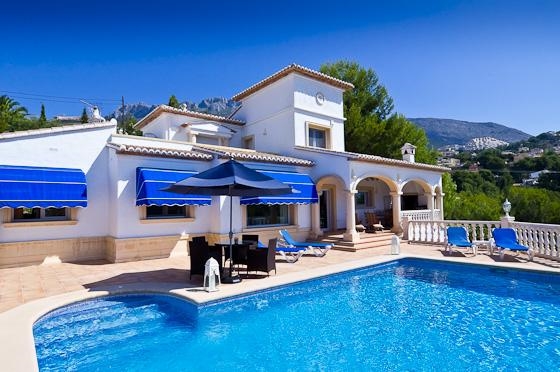 Ferienhaus mit Pool für 4 Personen ca. 180 mÂ² in Altea, Costa Blanca: 2 Schlafzimmer, 2 Badezimmer, Klimaanlage, Spülmaschine, Pool, Strand 5 km, abgeschl. Grundstück, Waschmaschine, Hund erlaubt