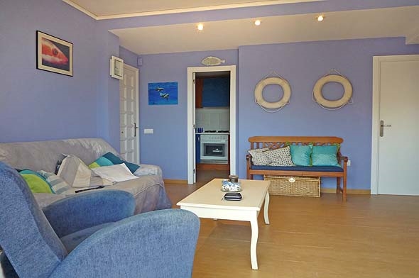 Ferienwohnung für 4 Personen in Dénia, Costa Blanca: 2 Schlafzimmer, Klimaanlage, Strand 50 m, Waschmaschine, Hund erlaubt