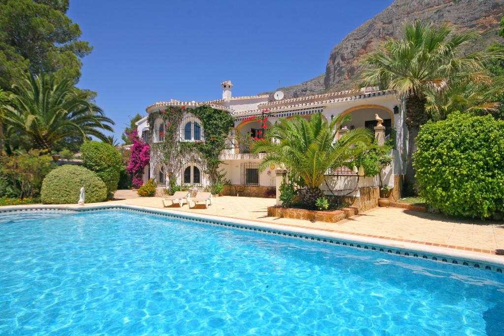 Ferienhaus mit Pool für 8 Personen ca. 400 mÂ² in Jávea, Costa Blanca: 5 Schlafzimmer, 2 Badezimmer, TV, Sat-TV, Spülmaschine, Pool, Strand 5 km, abgeschl. Grundstück, Waschmaschine