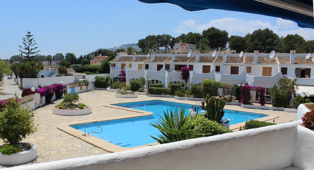 Ferienhaus für 5 Personen ca. 100 mÂ² in Moraira, Costa Blanca: 3 Schlafzimmer, 1 Badezimmer, Klimaanlage, Sat-TV, gemeinschaftliches Schwimmbad, Strand 5 km, Waschmaschine