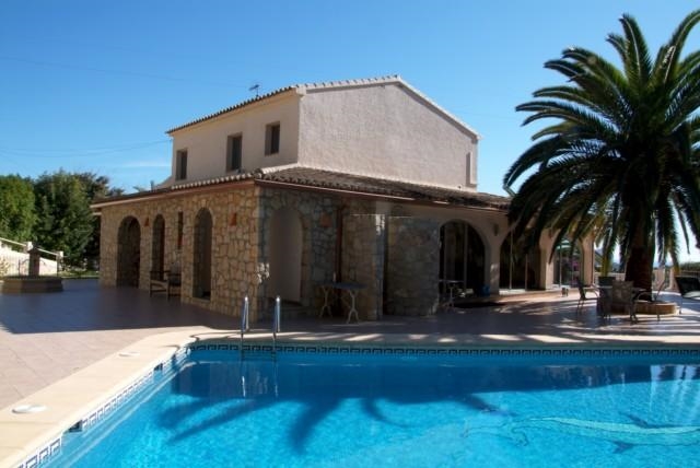Ferienhaus mit Pool für 4 Personen ca. 450 mÂ² in Benissa, Costa Blanca: 3 Schlafzimmer, 3 Badezimmer, Klimaanlage, Spülmaschine, Pool, Strand 10 km, abgeschl. Grundstück, Waschmaschine, Hund erlaubt
