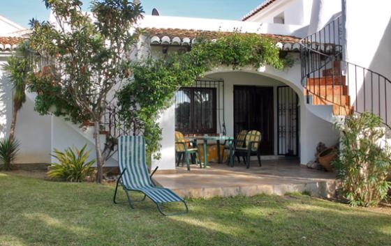 Ferienhaus für 4 Personen ca. 90 mÂ² in Moraira, Costa Blanca: 2 Schlafzimmer, 1 Badezimmer, Sat-TV, Spülmaschine, gemeinschaftliches Schwimmbad, Strand 2 km, Waschmaschine