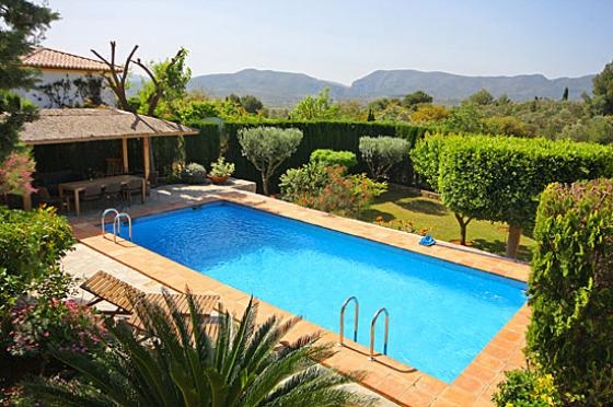 Ferienhaus mit Pool für 10 Personen in Jávea, Costa Blanca: 5 Schlafzimmer, 1 Badezimmer, Klimaanlage, Sat-TV, Spülmaschine, Pool, Strand 5 km, abgeschl. Grundstück, Trockner, Waschmaschine