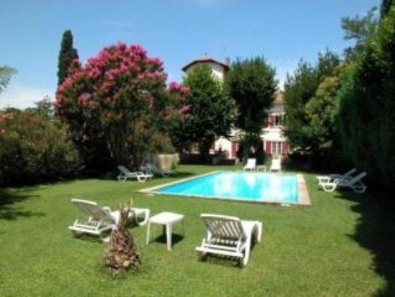 Ferienwohnung für 8 Personen ca. 195 mÂ² in Aix-en-Provence, Provence (Bouches-du-Rhone): 4 Schlafzimmer, 2 Badezimmer, Kabel-TV, Spülmaschine, Pool, Waschmaschine, Hund erlaubt