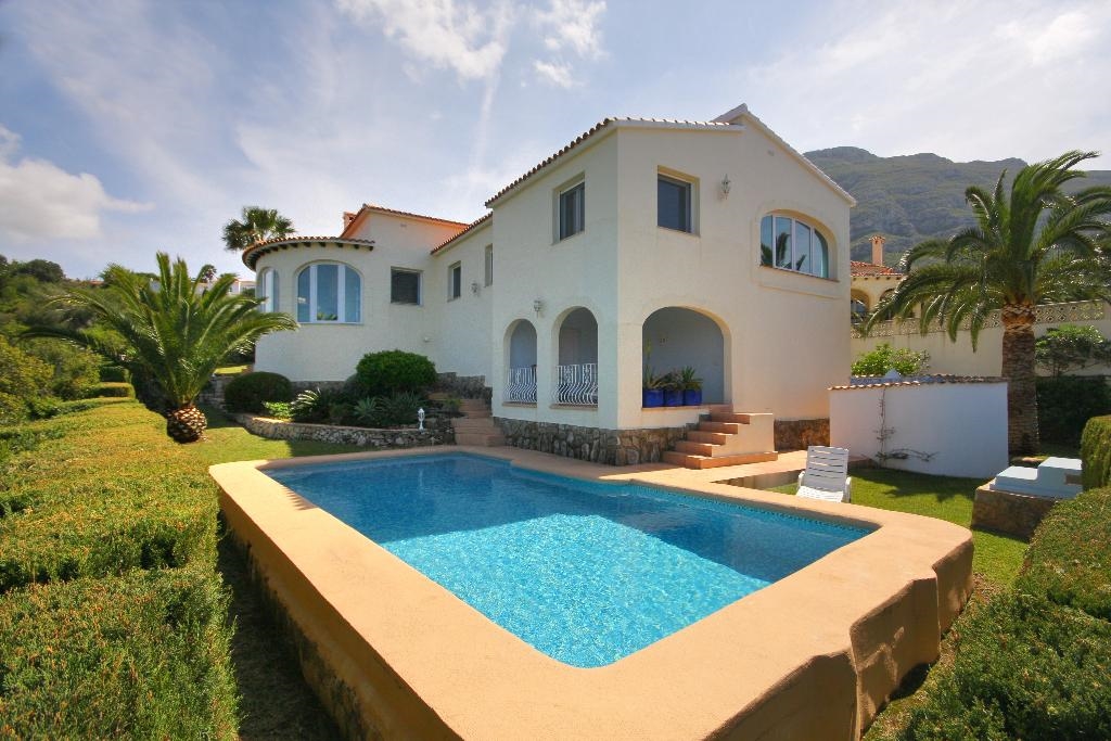 Ferienhaus mit Pool für 4 Personen ca. 285 mÂ² in Dénia, Costa Blanca: 2 Schlafzimmer, 1 Badezimmer, Telefon, Sat-TV, Spülmaschine, Pool, Sauna, Strand 3 km, abgeschl. Grundstück, Trockner, Waschmaschine