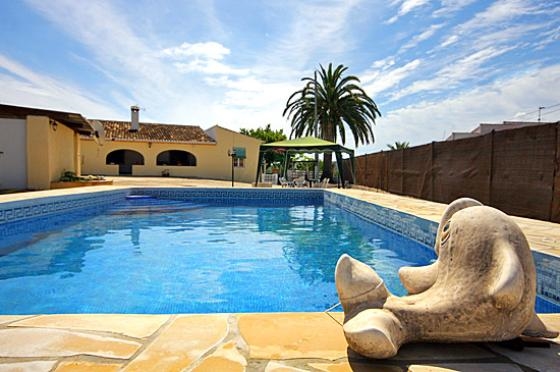 Ferienwohnung für 7 Personen ca. 120 mÂ² in Javea, Costa Blanca: 4 Schlafzimmer, Sat-TV, Spülmaschine, Pool, Strand 4 km, abgeschl. Grundstück, Waschmaschine, Hund erlaubt