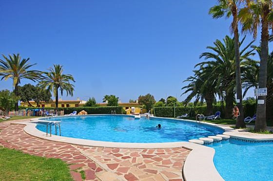 Ferienwohnung für 4 Personen in Dénia, Costa Blanca: 1 Schlafzimmer, Klimaanlage, Sat-TV, gemeinschaftliches Schwimmbad, Strand 2 km, Waschmaschine