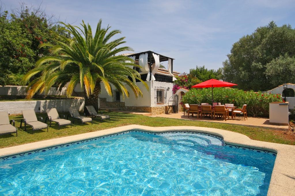 Ferienwohnung für 8 Personen ca. 300 mÂ² in Jávea, Costa Blanca: 4 Schlafzimmer, 1 Badezimmer, Telefon, Sat-TV, Spülmaschine, Pool, Strand 4 km, Trockner, Waschmaschine, Hund erlaubt