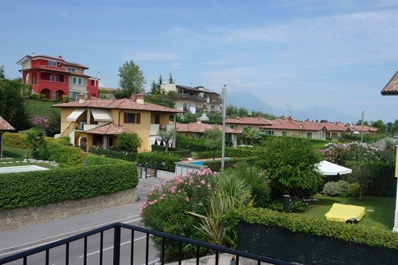 Ferienwohnung für 2 Personen ca. 60 mÂ² in Moniga del Garda, Gardasee (Südufer des Gardasees): 1 Schlafzimmer, 1 Badezimmer, Klimaanlage, Sat-TV, Spülmaschine, Strand 2 km, Trockner, Waschmaschine