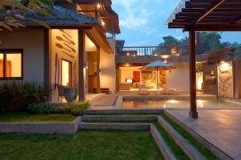 Villa    con piscina privada, en Canggu, Bali, Indonesia para un máximo de 2 personas.Este alojamiento de resort está situado  en una  zona urbana y  a 1 km de la playa de Echo Beach y le ofrece un jardín con césped y árboles, Canggu