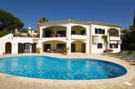Holiday rental villa for maximum of 8 people.Traditional two-storey villa with original features set in a landscaped garden. The property offers sea views and is situated in a peaceful location. The villa has traditional marble floors throughout and , Almancil