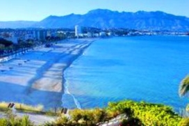 Large villa   in Alfaz Del Pi, Costa Blanca, Spain for a maximum of 13 persons.This villa is situated  in a  hilly area, close to restaurants and bars, shops and supermarkets and  at 200 m from Playa del Albir beach and offers privacy, a garden and  , Albir