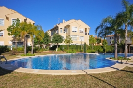 Holiday apartment on the Costa Blanca for up to 5 people.Newly built, modern apartment on the first floor situated only a few minute's walk from the sandy beach, El Arenal, in Javea, Spain with it's boulevard and many restaurants and bars. The apartm, Javea