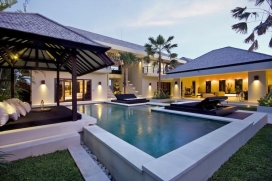Villa Spirit is een beeldschone luxe vakantievilla in het populaire Canggu, gelegen tussen prachtig groene rijstvelden. De villa heeft een krachtige Balinese uitstraling en is een ware oase voor elke reiziger. U bevindt zich op een minuut loopafstand, Canggu