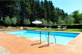 Mooie en comfortabele villa met privé zwembad, in Staggia Senese, Tuscany, Italië voor maximaal 12 personen.Deze villa ligt in een landelijke omgeving. De accommodatie biedt veel privacy en mooi uitzicht op het dal.De rust en het comfort maken dit een ideale villa om uw vakantie te vieren met familie of vrienden en zelfs uw huisdieren.Binnen, Staggia Senese