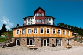 Het nieuwe en zeer luxe ‘Snezka Residence’ bevindt zich midden in het centrum van wintersportplaats Pec pod Snezkou en staat garant voor een unieke belevenis. Het microklimaat, de sportieve, culturele en culinaire mogelijkheden in de dire, Pec pod Snezkou