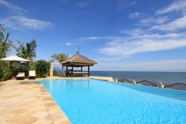 This spacious beachfront villa is your ideal location to spend a tropical holiday with your loved ones in the north of Bali. The villa is located on the idyllic beach of Loka Paksa, a 10 km distance from Lovina in the north of Bali, well know for it', Lovina