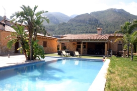 Luxus-Villa mit privatem Pool für 6  Personen in  Favara / Cullera, an der  Costa Azahar.   Die Villa  hat eine Wohnfläche von 200m2 mit grosser überdachter Terrasse und Sommerküche &nb, Favara