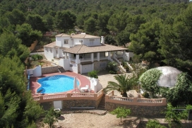 Die geräumige Villa ist ideal gelegen. Zwischen Benidorm und die Stadt der Künstler von Altea ist der Naturpark Sierra Helada., Albir